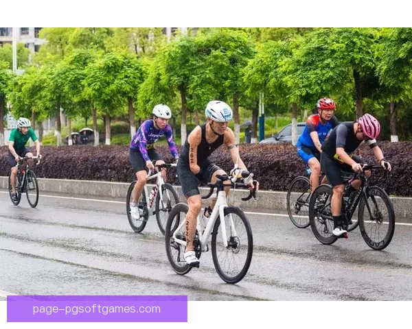 铁人三项比赛：挑战极限的精彩角逐